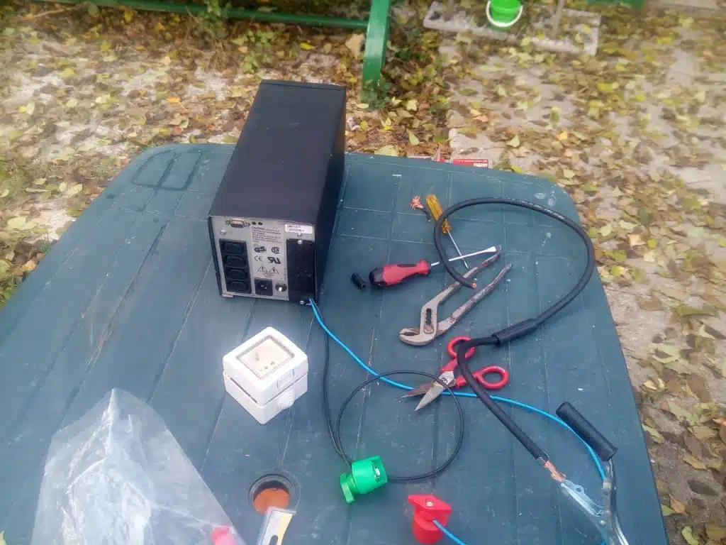 Gruppo di continuit&agrave; o UPS per la stufa a pellet