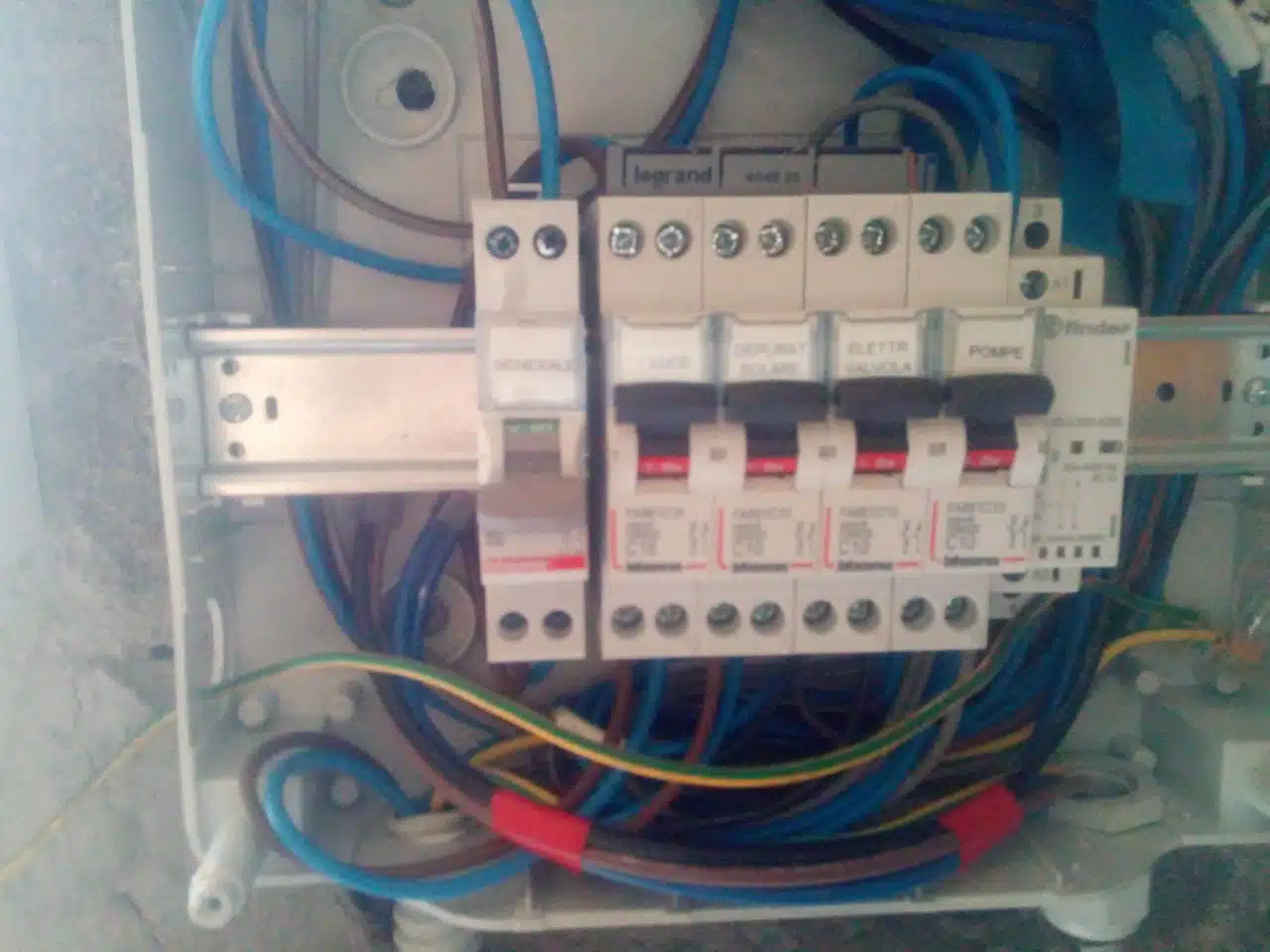 Quadro elettrico per collegamento UPS su alcune prese