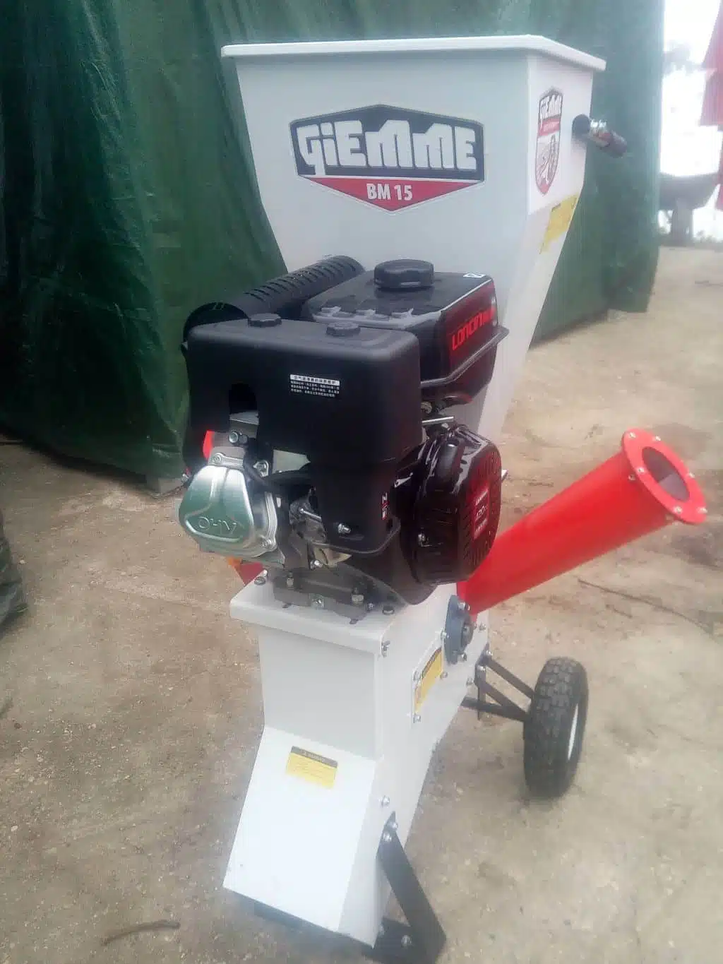 Mix di cippato e nocciolino per la caldaia a biomassa 4 Biotrituratore-GIEMME-BM15