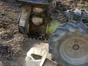 Manutenzione del motocoltivatore o della motozappa 1 Manutenzione del motocoltivatore - motocoltivatore Grillino 126- cambio olio