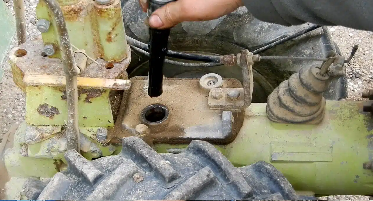 Manutenzione del motocoltivatore o della motozappa 12 Manutenzione del motocoltivatore - motocoltivatore Grillino 126- livello cambio