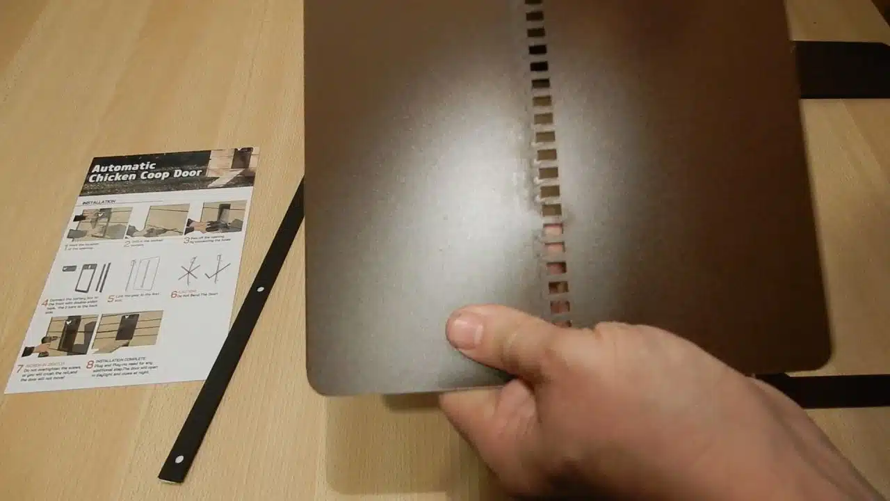 porta automatica per pollaio da 30 Euro -