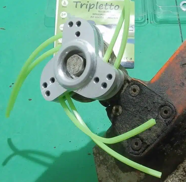 Testina tripletto per decespugliatore. Come va su erba, rovi e canne 10 testina Tripletto