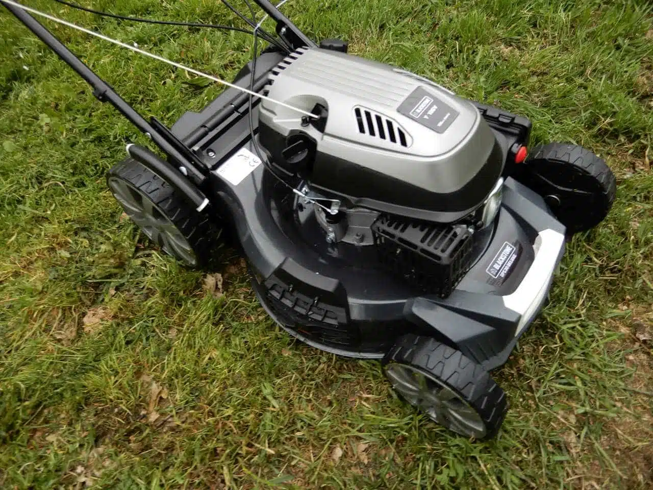 Quale rasaerba acquistare. 3 motorizzazioni 7 Quale rasaerba acquistare - Rasaerba Blackstone SP530 Deluxe