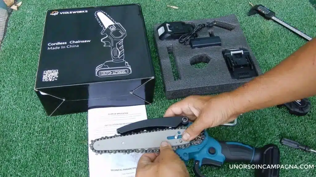 Motosega manuale - Potatore a batteria