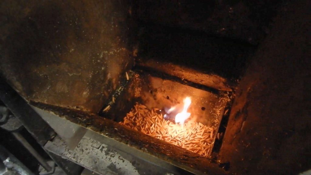 Test biomassa al posto del pellet - accensione avena