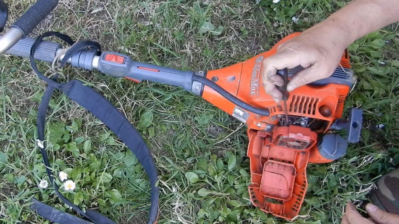Decespugliatore si spegne quando si accelera 2