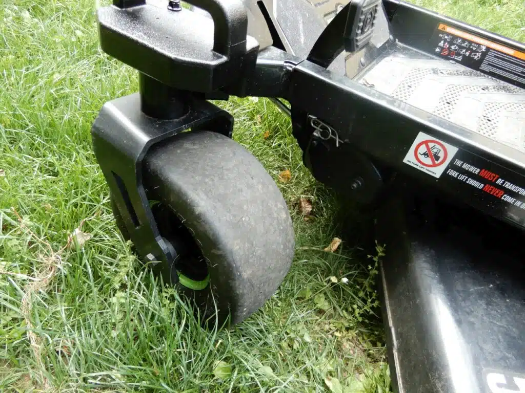 Trattorino rasaerba a BATTERIA EGO Z6 ZT5201E-L. - ruote pivottanti