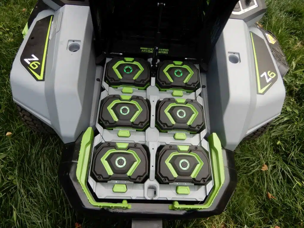 Trattorino rasaerba a BATTERIA EGO Z6 ZT5201E-L. - pacco batterie