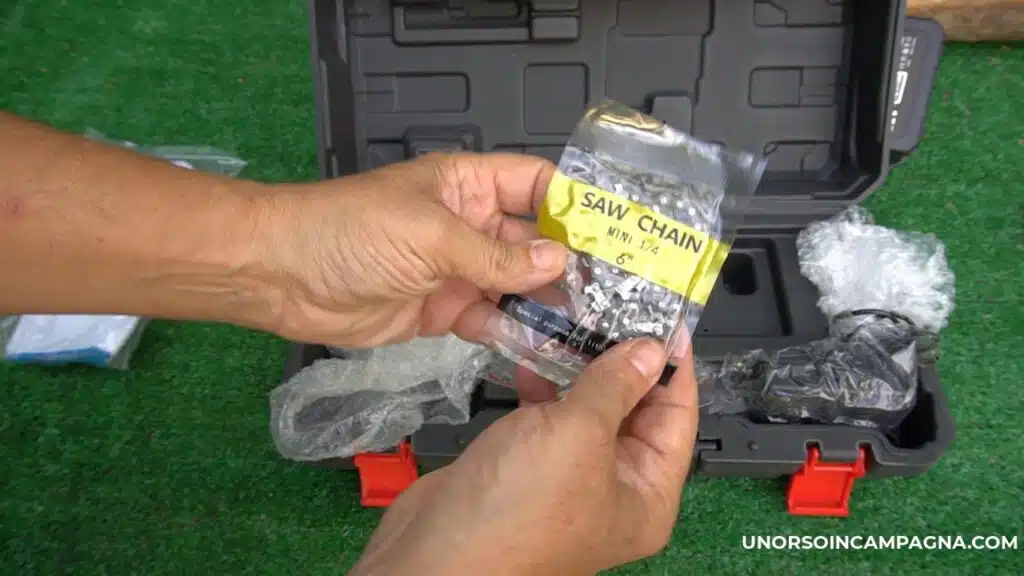 mini motosega a batteria APROTII (catena lubrificata) -confezione