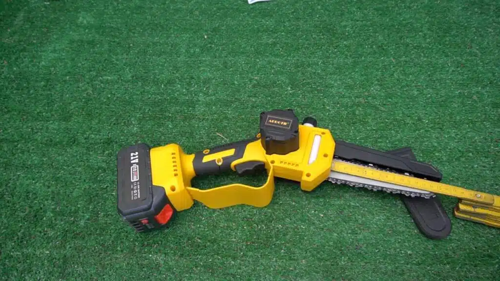 mini motosega a batteria APROTII (catena lubrificata) - lunghezza lama catena