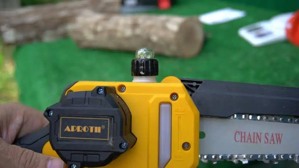 mini motosega a batteria APROTII (catena lubrificata) - pompa dell'olio manuale