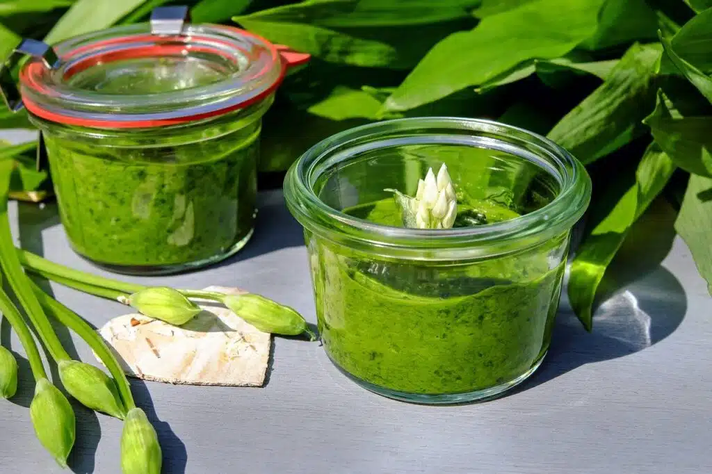 Come coltivare l'aglio nell’orto - pesto di aglio
