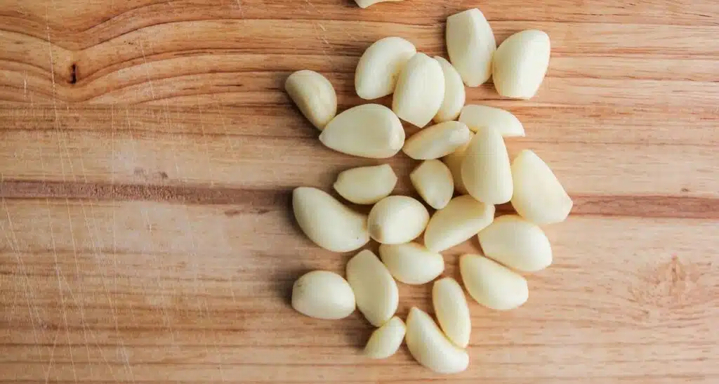 Come coltivare l'aglio nell’orto - spicchi di aglio