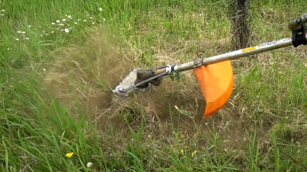 Fresa universale per decespugliatore Samurai 5 Fresa universale per decespugliatore Samurai - erpice rotante - test sul campo