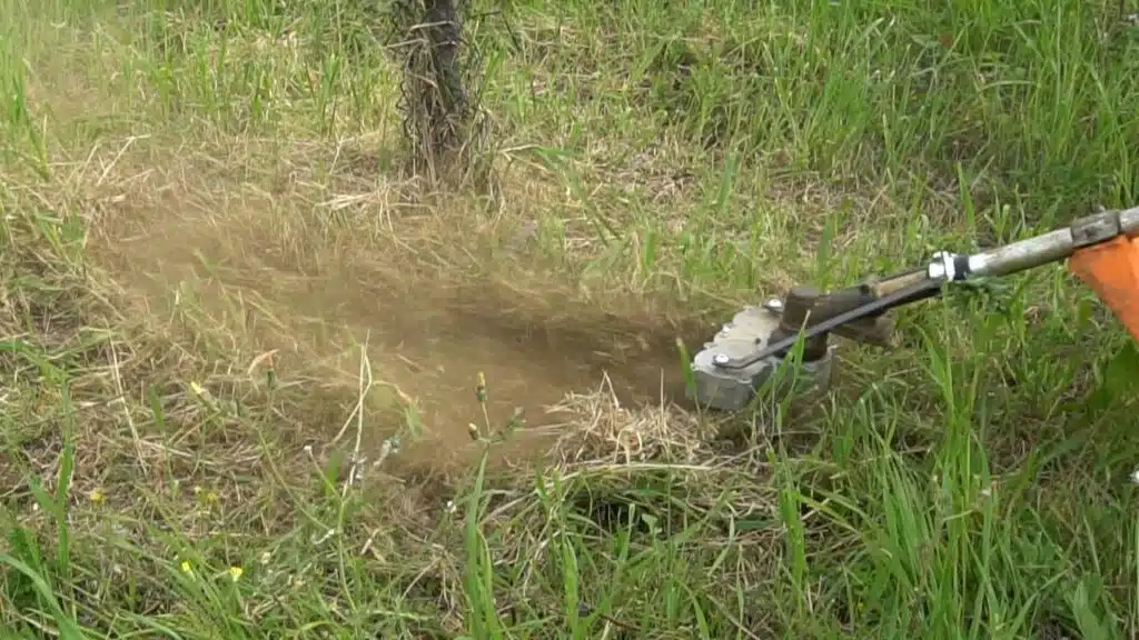 Fresa universale per decespugliatore Samurai 7 Fresa universale per decespugliatore Samurai - erpice rotante - test sul campo