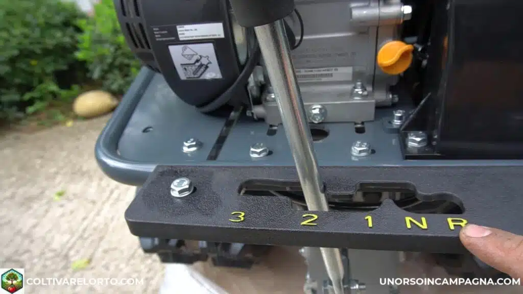 Mini transporter Geotech 330E: analisi e test! 2 mini transporter GeoTech GeoPorter 330E cambio